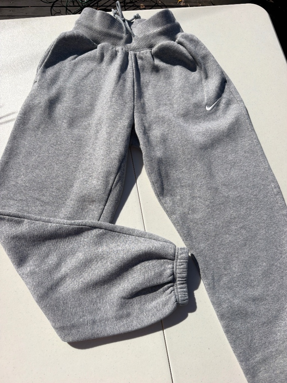 Gray Nike sweatpants with white swoosh, size XXS #athletic #loungewear for women